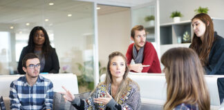 szkolenia z wystąpień publicznych,