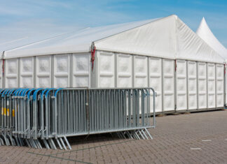 Hala namiotowa – niezbędne pozwolenia i przebieg montażu