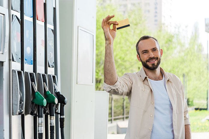 Jakie zyskasz korzyści dzięki karcie paliwowej prepaid dla małych firm