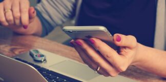 Jaki jest najpopularniejszy telefon w Polsce? Jaki jest najpopularniejszy telefon w Polsce?