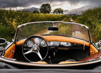 Ile zarabia kierownik w hotelu?