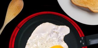 Na czym polega zjawisko indukcji elektromagnetycznej?