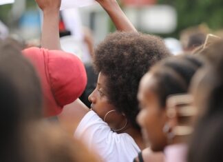 Co to znaczy pomóc?